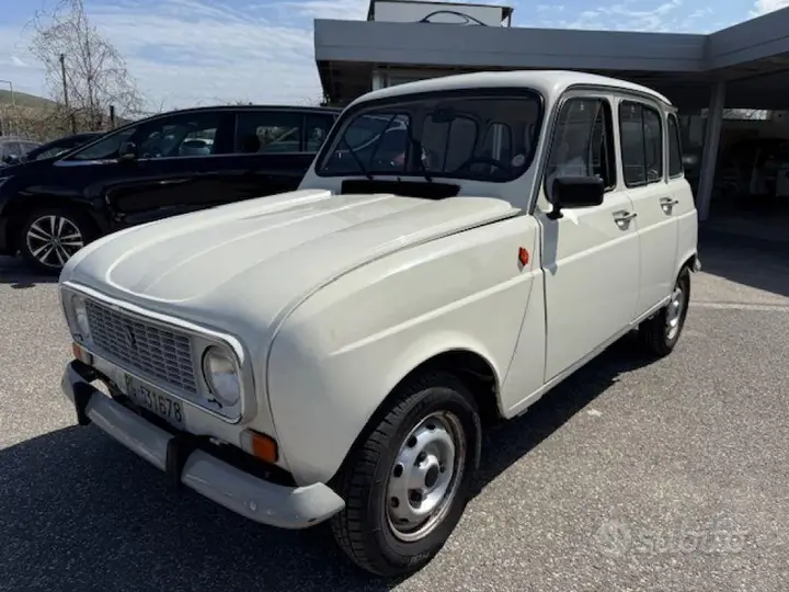 Renault R4
