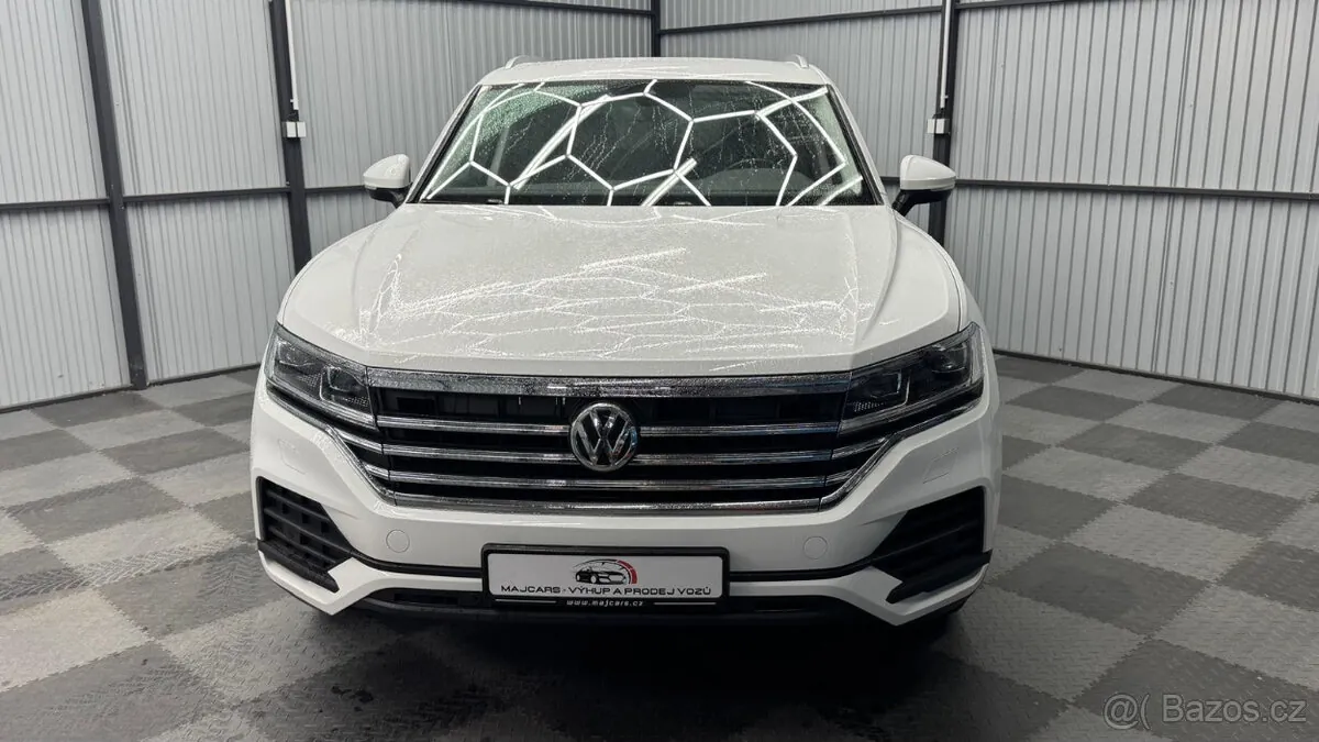 Volkswagen Touareg 2020 photo 2
