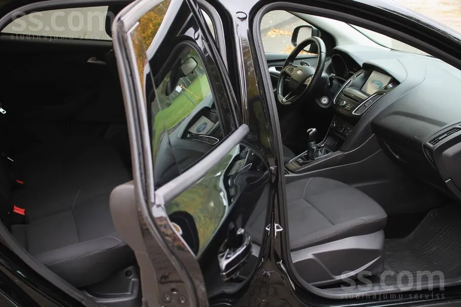 Ford Focus 2016 photo 2