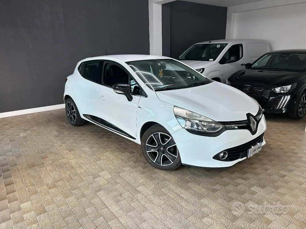 Renault Clio 2016 photo 2