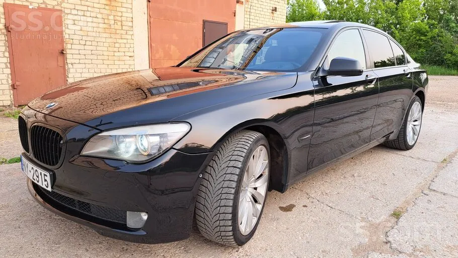 BMW 730