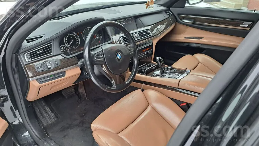 BMW 730 2009 photo 4