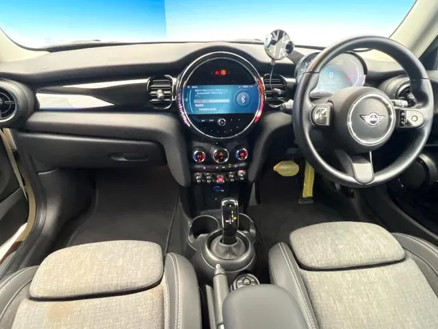 Mini Cooper D 2022 photo 2