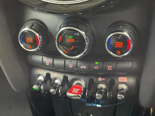 Mini Cooper D 2022 photo 4
