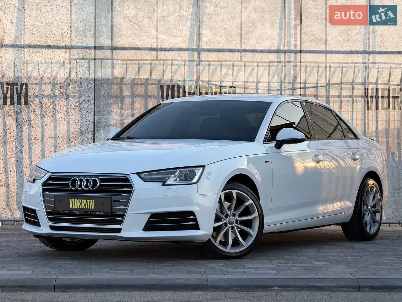 Audi A4 2015 photo 2