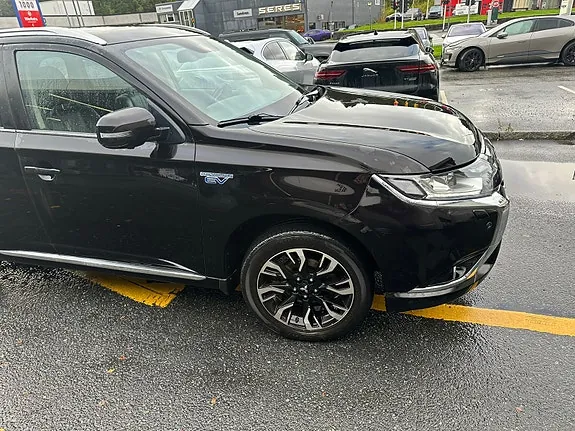 Mitsubishi Outlander 2016 photo 2