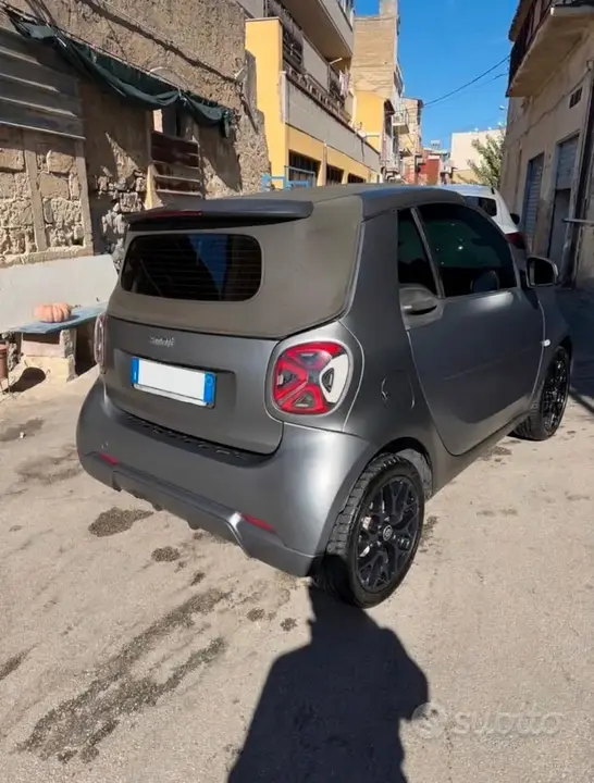 Smart Fortwo 2019 photo 2
