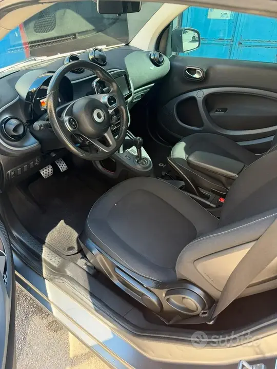 Smart Fortwo 2019 photo 5