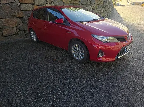 Toyota Auris 2015 photo 4