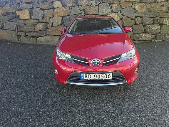 Toyota Auris 2015 photo 3