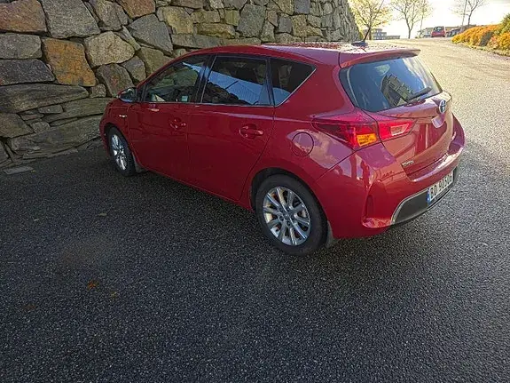 Toyota Auris 2015 photo 5