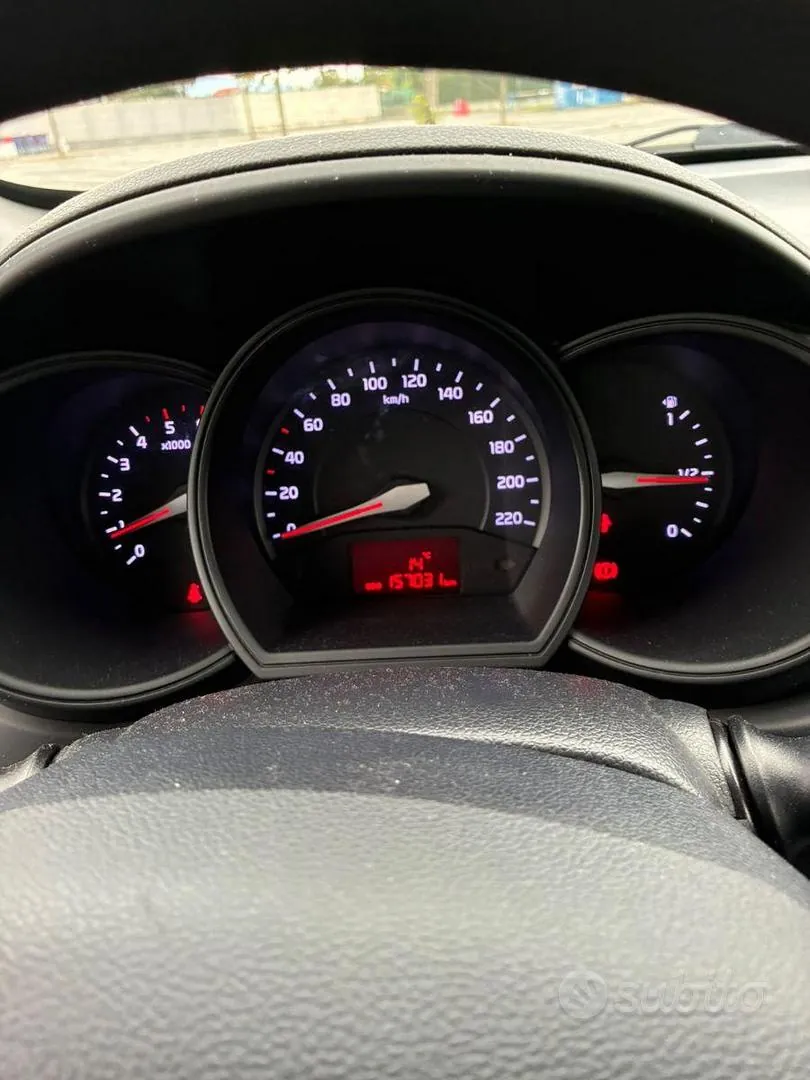 Kia Rio 2012 photo 3