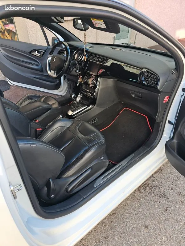 DS Automobiles Ds 3 2016 photo 2