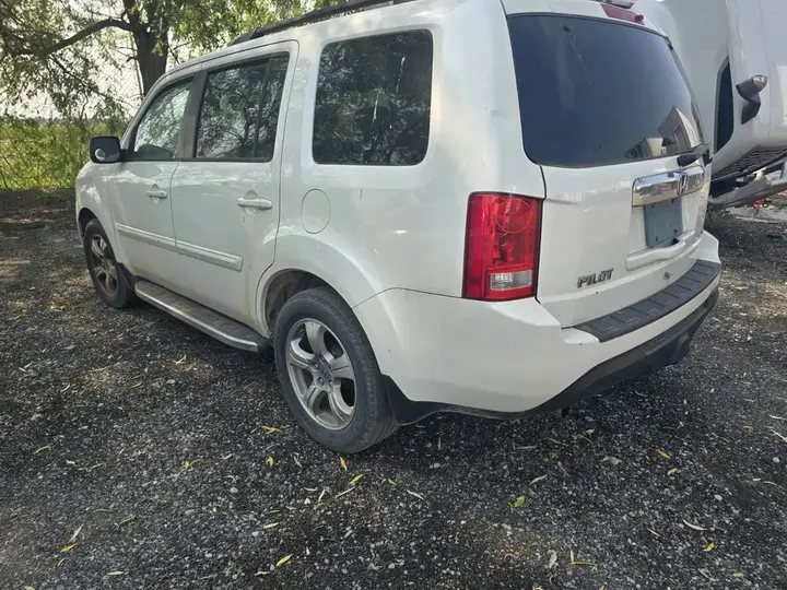 Honda Pilot 2013 photo 2