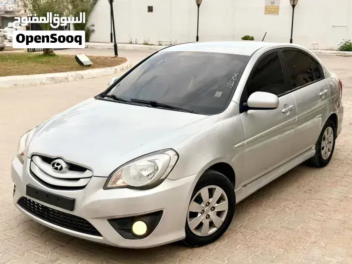 Hyundai Accent 2011 photo 3
