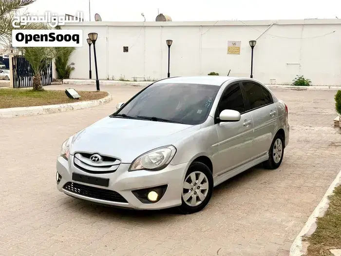Hyundai Accent 2011 photo 2