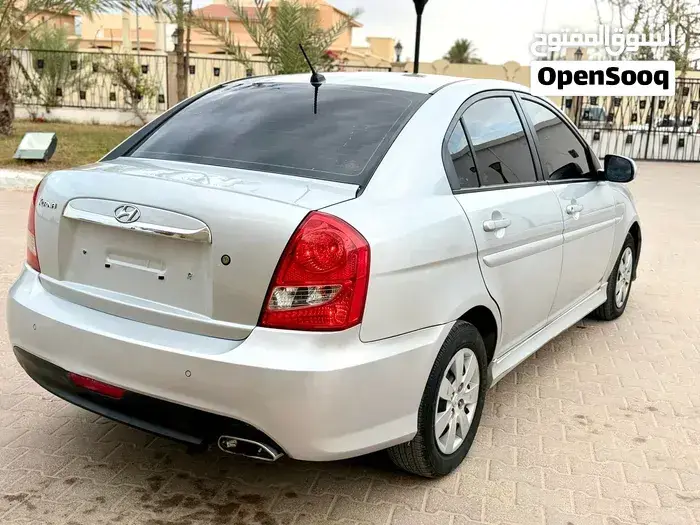 Hyundai Accent 2011 photo 4
