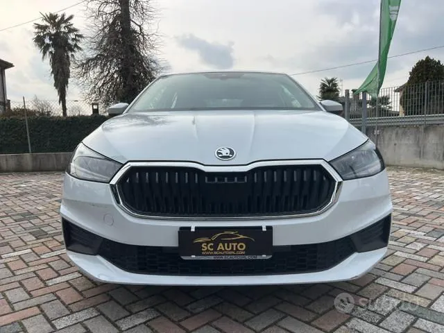 Skoda Fabia 2022 photo 3