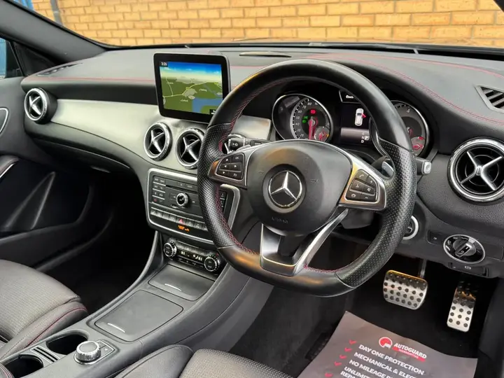 Mercedes-Benz Gla 2017 photo 2