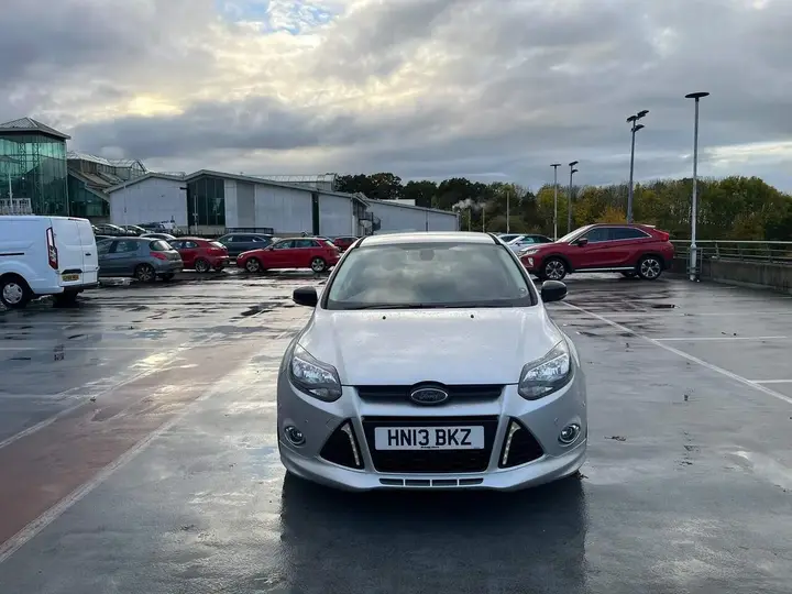 Ford Focus 2013 photo 2