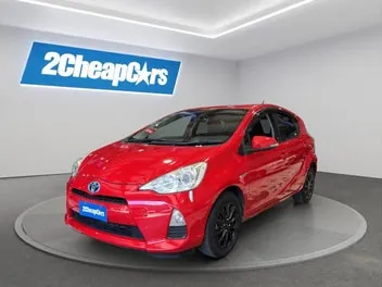Toyota Aqua 2013 photo 2