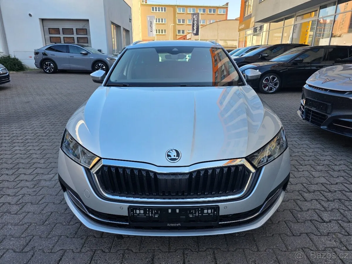 Skoda Octavia 2022 photo 2