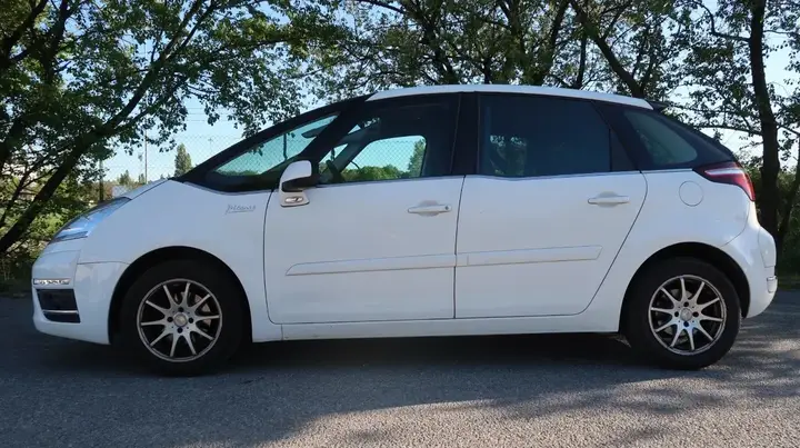 Citroen C4 Picasso 2012 photo 3