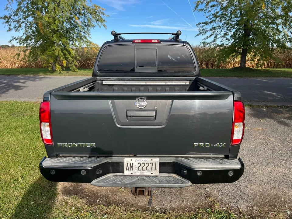 Nissan Frontier 2014 photo 3