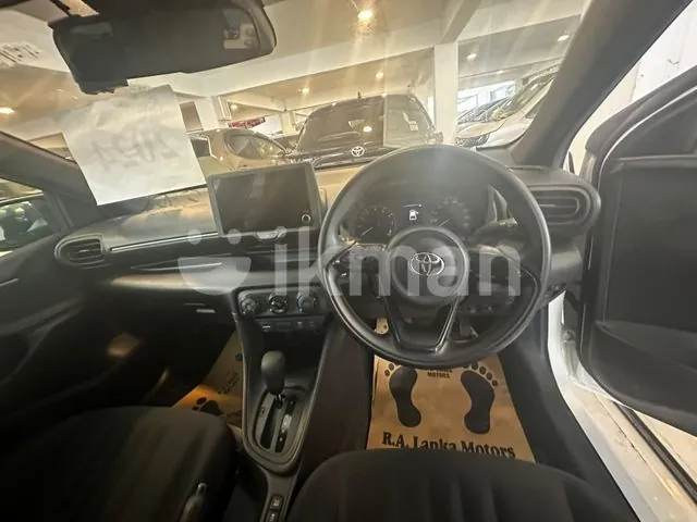 Toyota Yaris 2024 photo 3