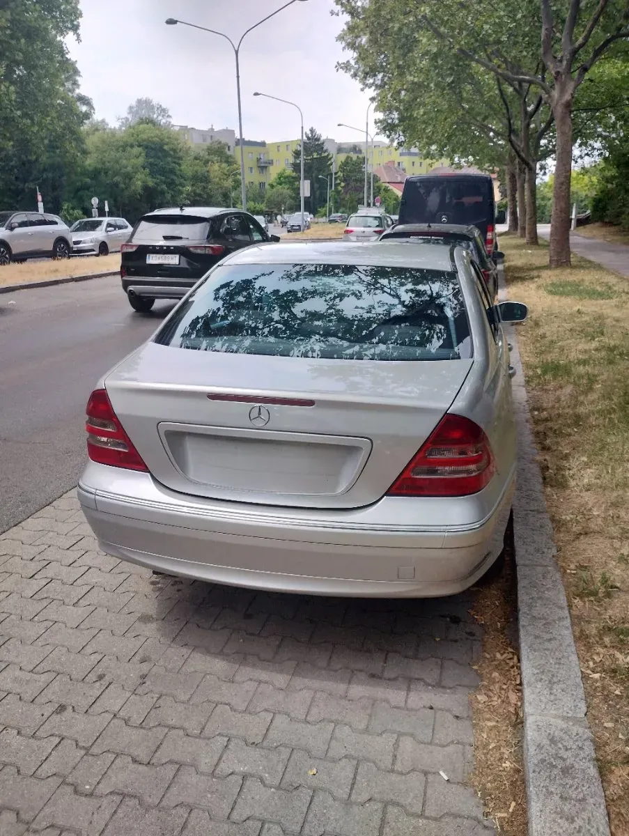Mercedes-Benz C-Class 2003 photo 3