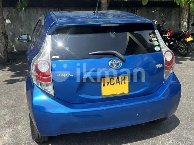 Toyota Aqua 2013 photo 4