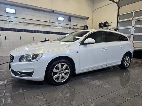 Volvo V60 2015 photo 2