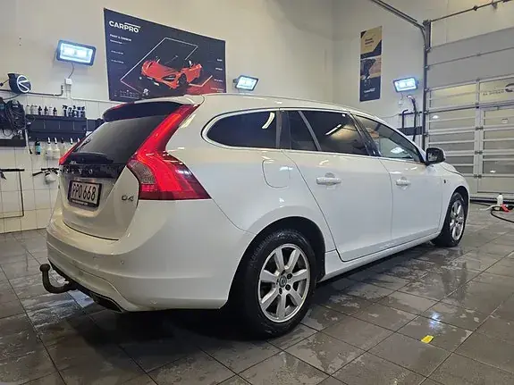Volvo V60 2015 photo 4