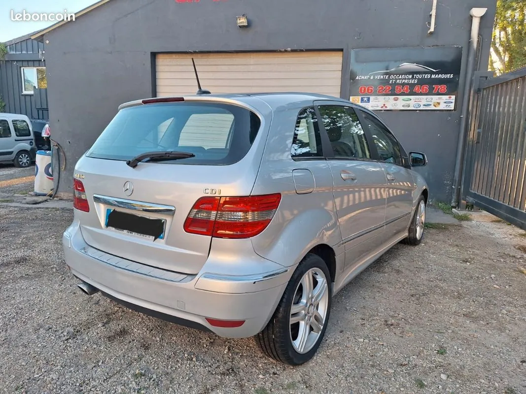 Mercedes-Benz B-Class 2009 photo 2