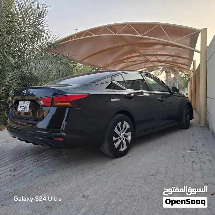 Nissan Altima 2019 photo 2