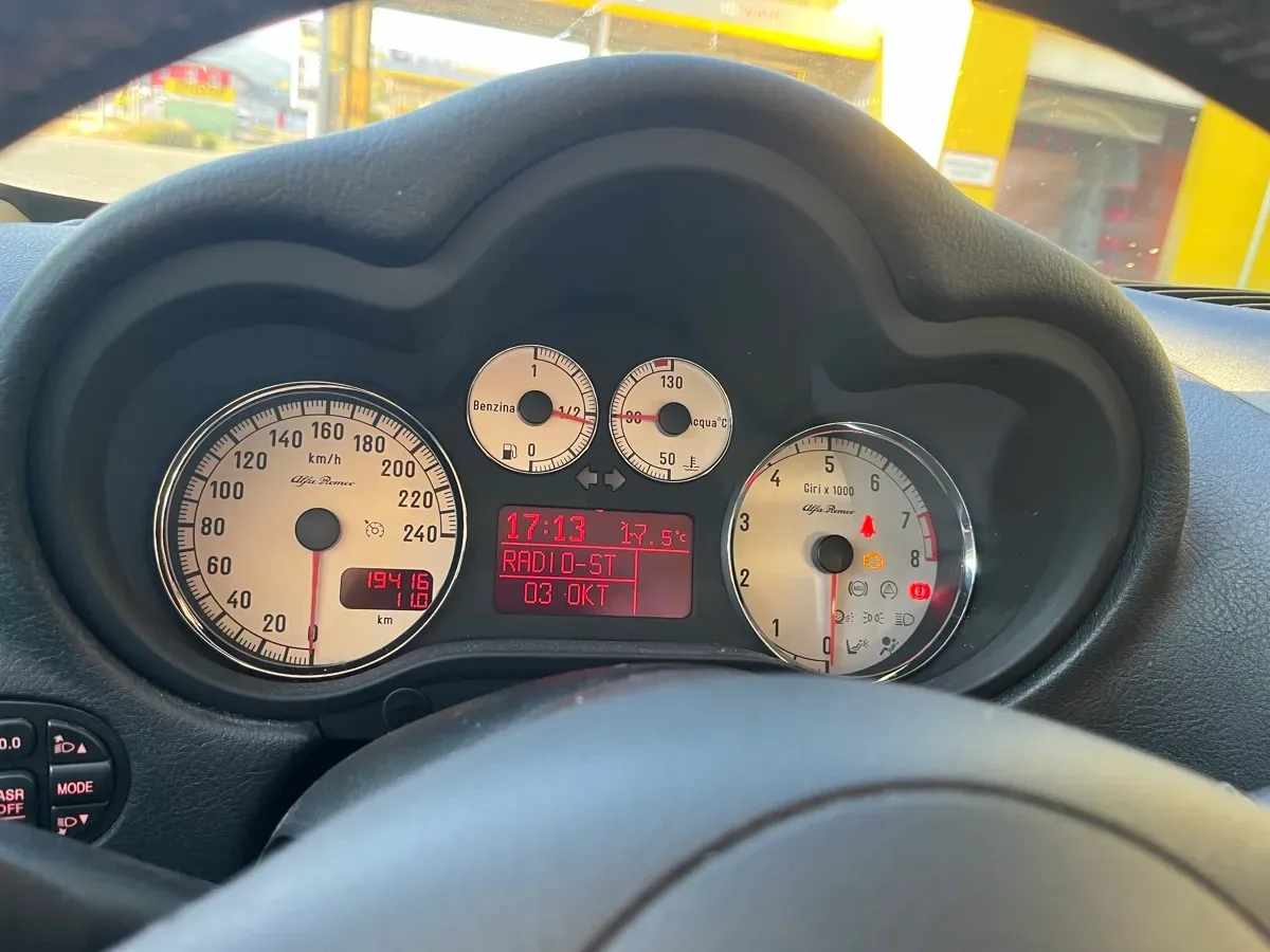 Alfa Romeo 147 2007 photo 2