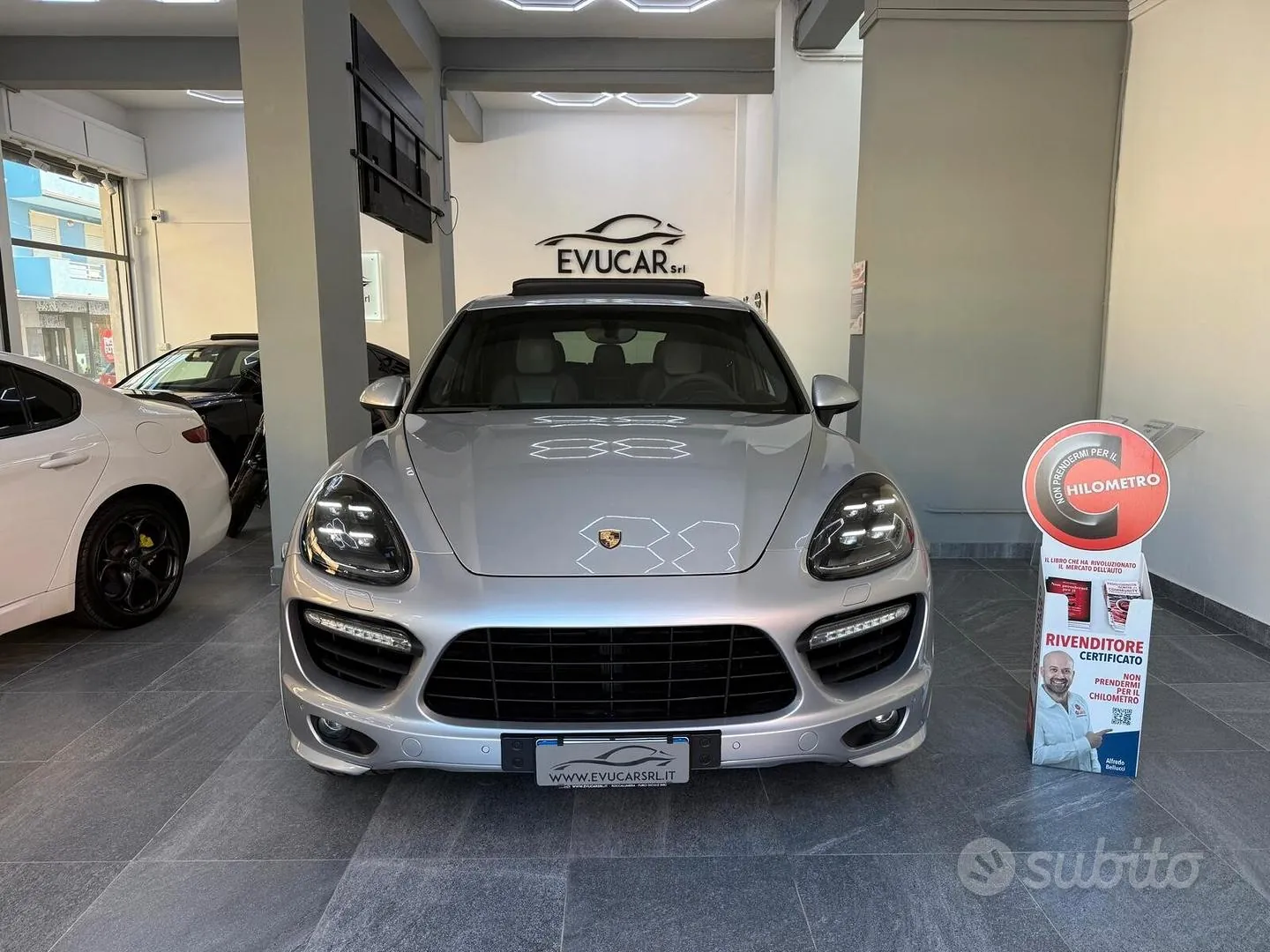 Porsche Cayenne 2013 photo 2
