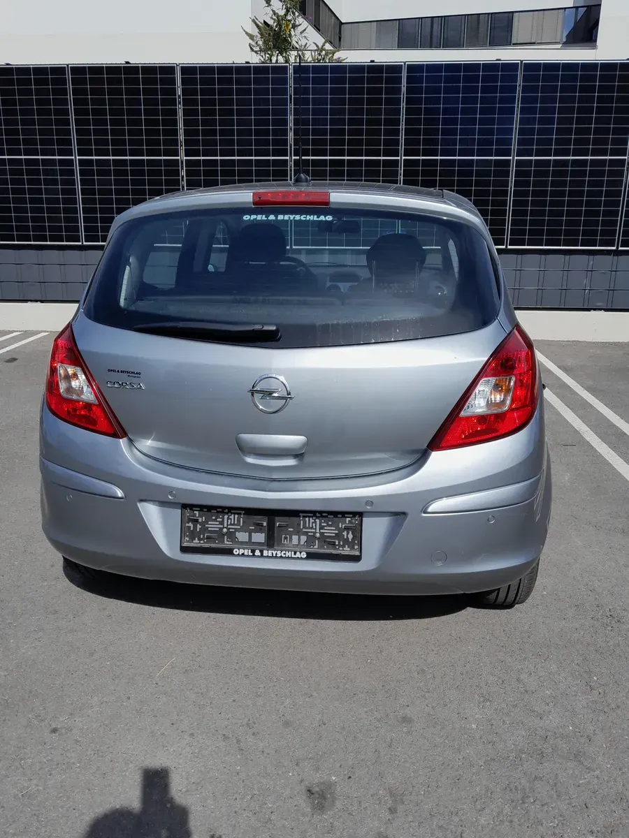 Opel Corsa 2013 photo 2