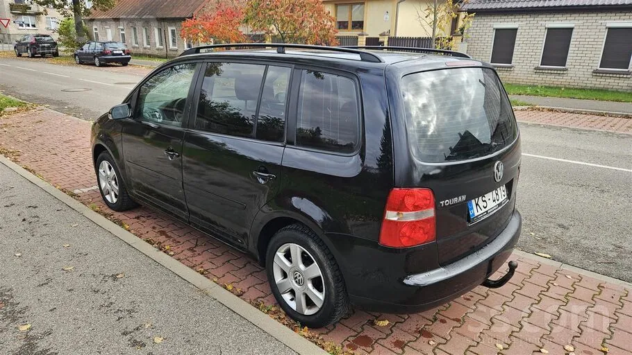 Volkswagen Touran 2005 photo 4
