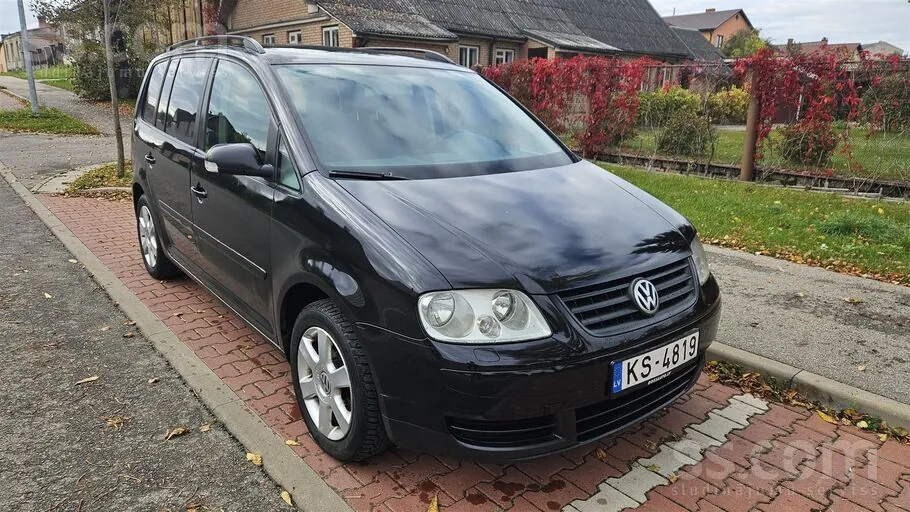 Volkswagen Touran 2005 photo 2