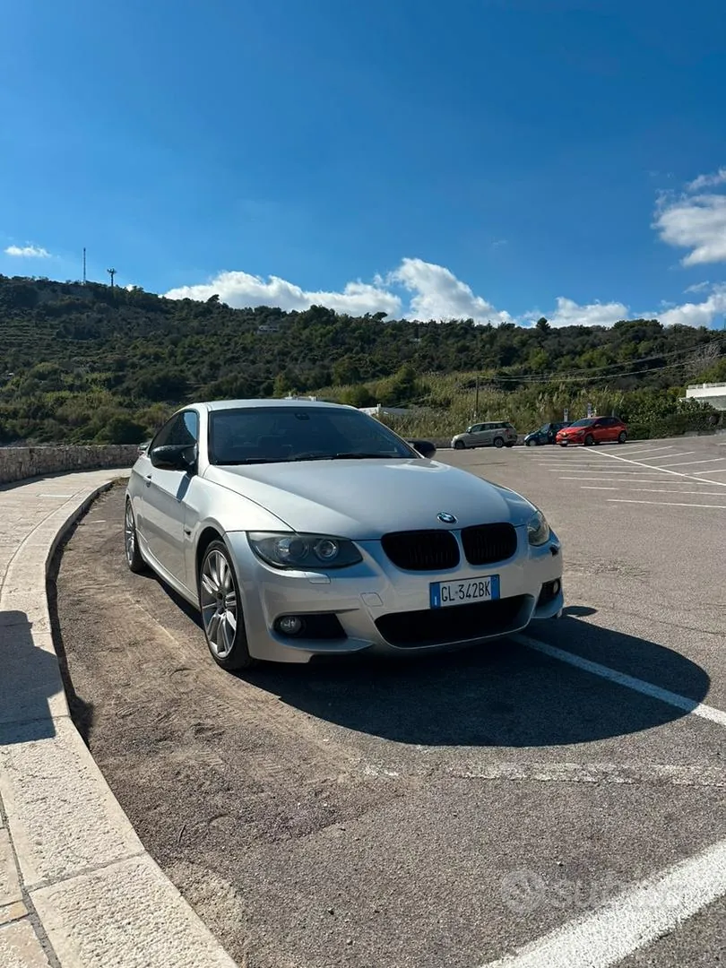 BMW 330D 2010 photo 2