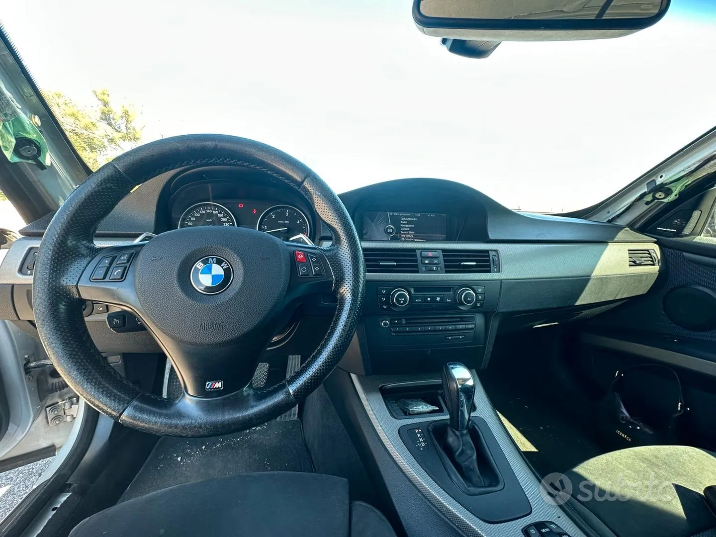 BMW 330D 2010 photo 4