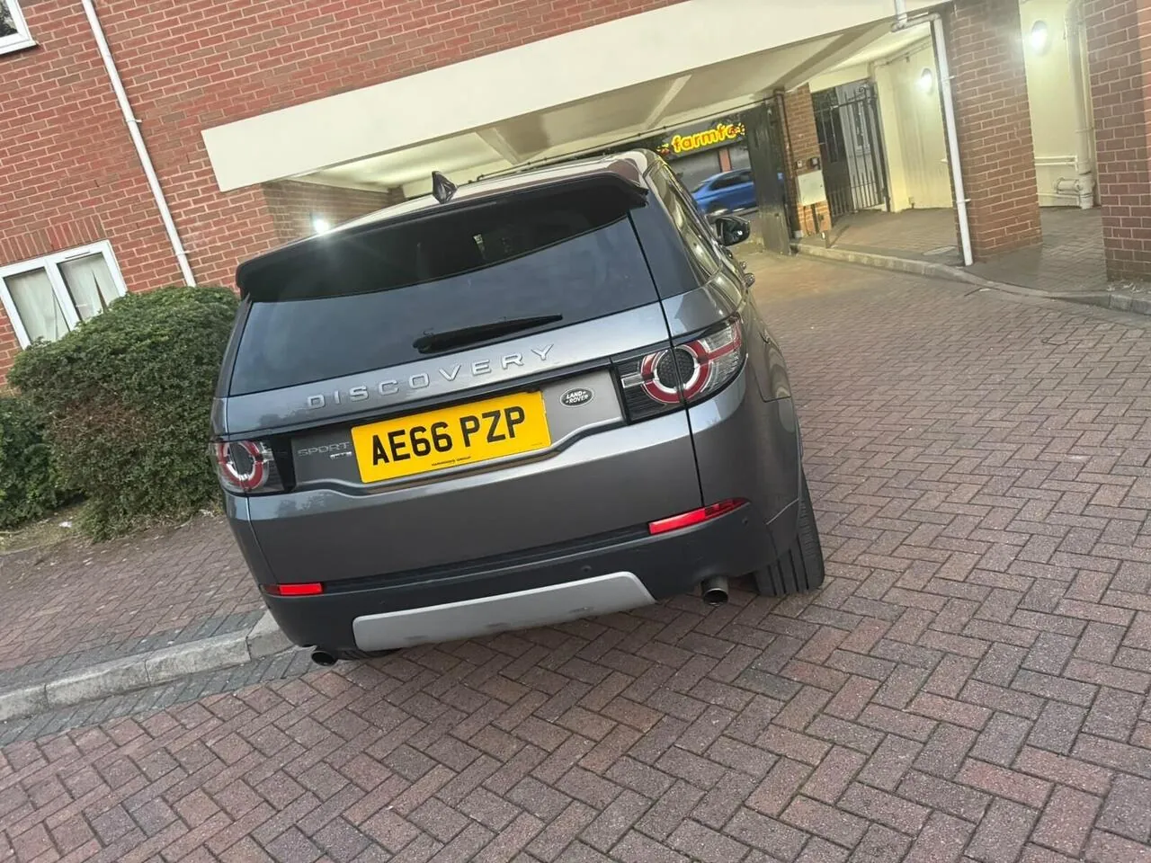 Land Rover Discovery Sport 2016 photo 4
