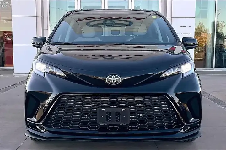 Toyota Sienna 2026 photo 2