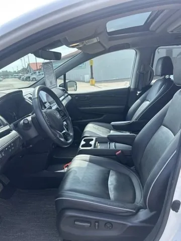 Honda Odyssey 2023 photo 3