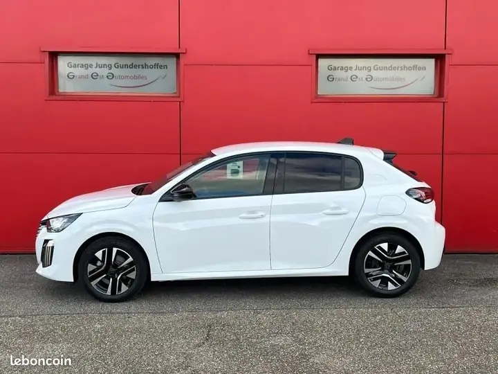 Peugeot 208 2024 photo 3