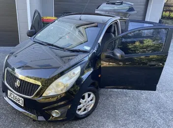 Holden Barina 2011 photo 3