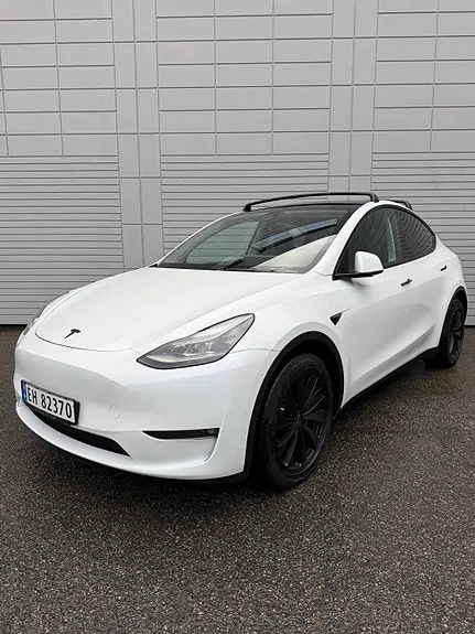 Tesla Model Y 2024 photo 3