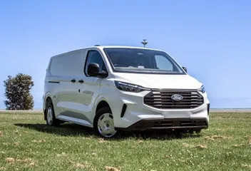 Ford Transit 2025 photo 2