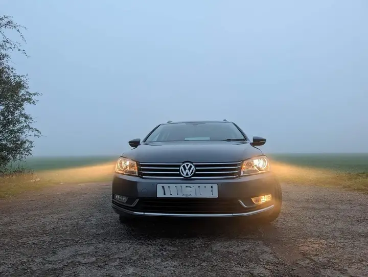 Volkswagen Passat 2012 photo 2